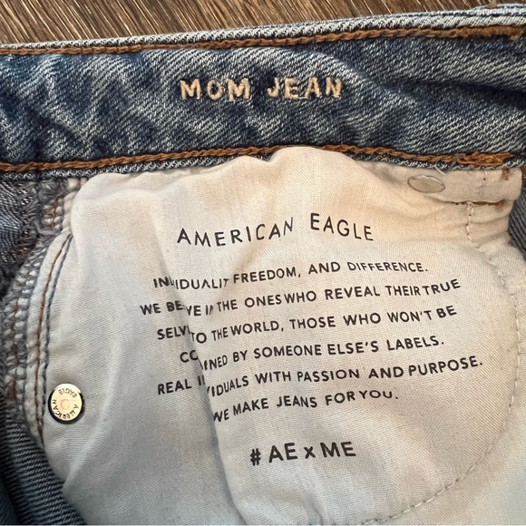 American Eagle Distressed Ripped Denim Mom Jeans Size 0 Regular - Picture 9 of 13